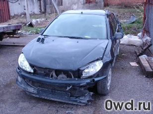 Битый автомобиль Peugeot 206