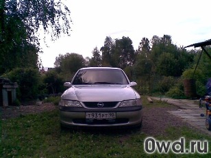 Битый автомобиль Opel Vectra